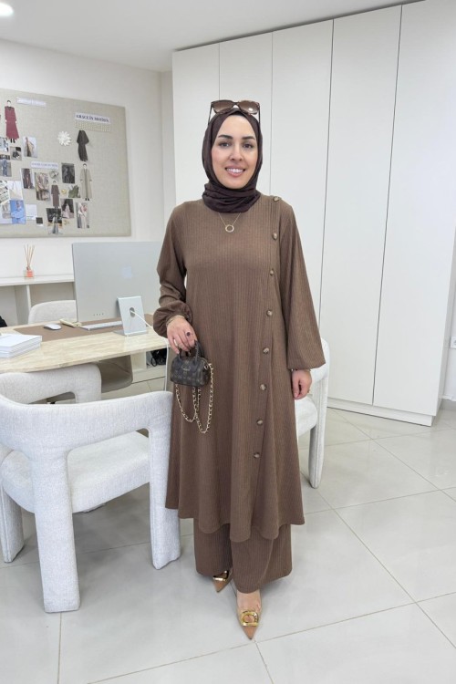 Çubuk Düğme Detaylı Takım Kahverengi